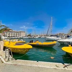 Superb With Garden Near The Sea , Fréjus France