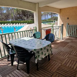 Grand T3 - Terrasse Les Pieds Dans L'eau - Climatisation , Saint-Raphaël France